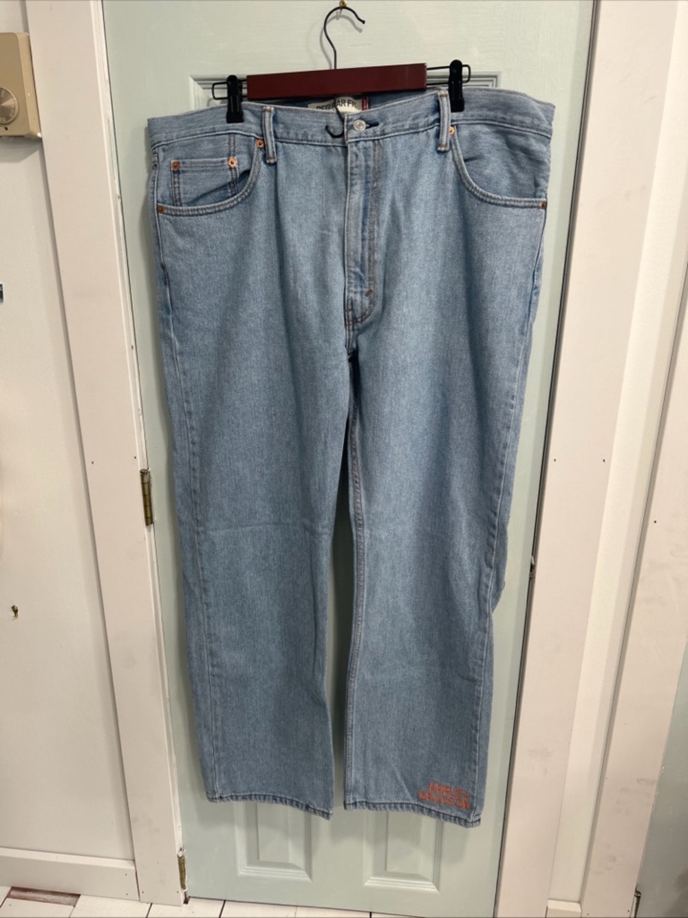 Levis 505 Jeans Mens 42x32 Straight Leg Denim 100% Cotton Blue Light Wash